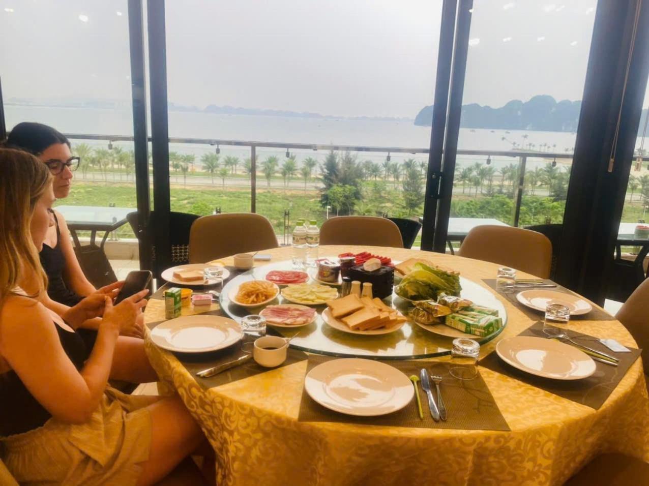 Ha Long Land Hotel Екстериор снимка